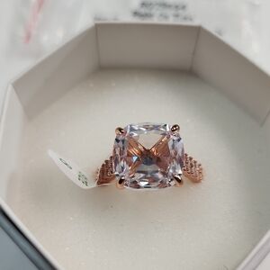 Bomb Partu Ring Size 8 Elegant Rose Gold Plated and Clear Stone Ring